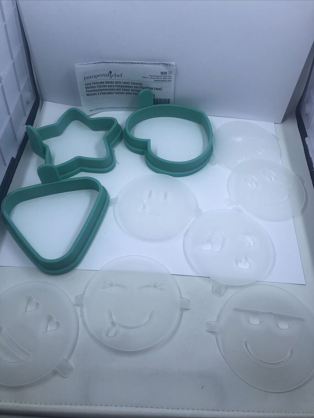 Pampered Chef Easy Pancake Molds With Emoji Stencils In Package